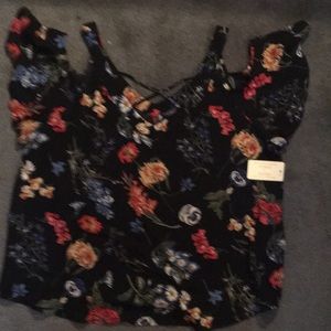 Black floral cold-shoulder short sleeve blouse